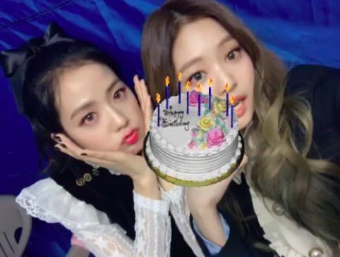 blackpink金智秀生日jennie朴彩英为其庆生姐妹情深高甜
