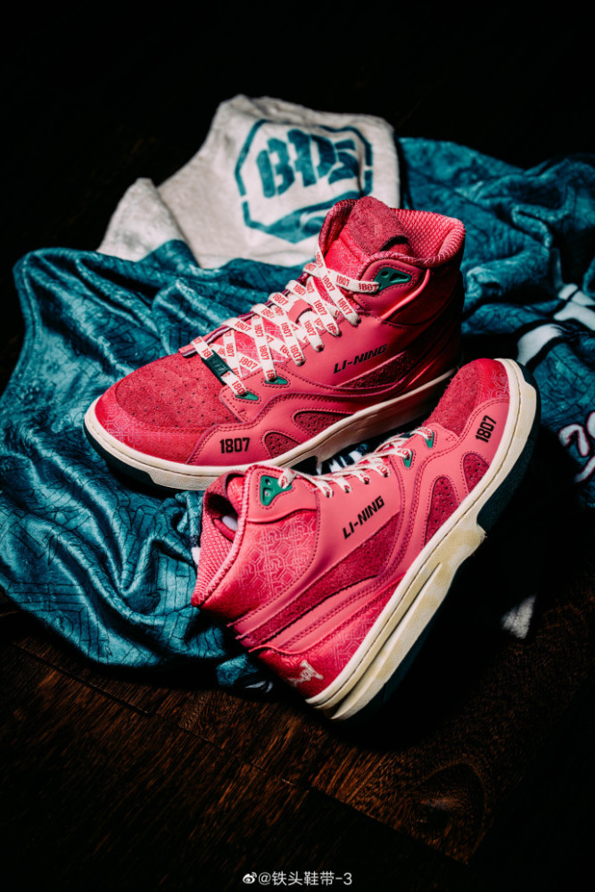 李宁937og联名来了!本土文化 经典鞋型,国产板鞋崛起了_腾讯新闻