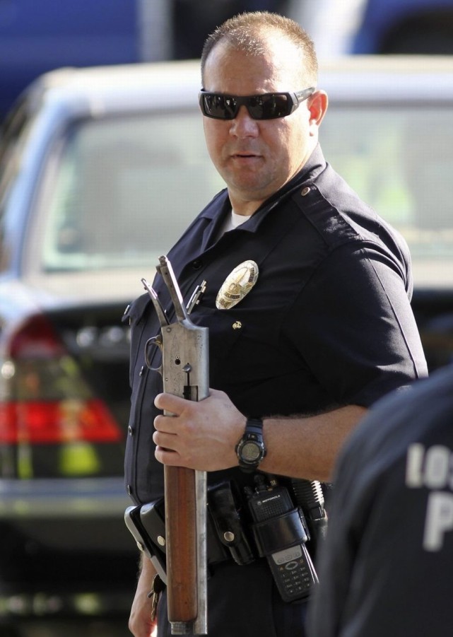 美国又出事了警察打死手无寸铁黑人男子从发现到开枪只有10秒