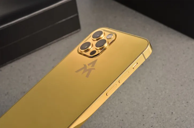 iphone12pro"纯金版"上市,售价80万,但是有钱也买不到!_腾讯新闻