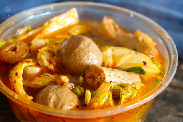 寻味南昌,火的不止拌粉瓦罐汤还有水煮,均价30吃地道特色小吃