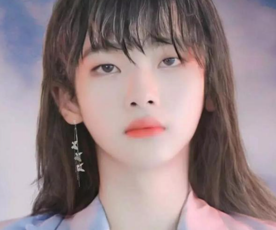 最后要说的就是周震南了,看到他变身成为女神后的样