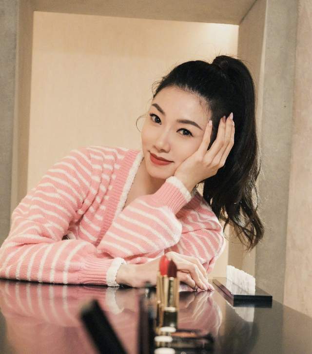 郑恺前女友程晓玥居然是个隐形富婆 买豪宅不手软闺蜜遍布娱乐圈