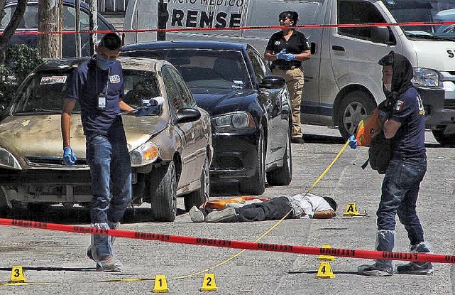 新年第一天墨西哥就有73人被杀害,网友:仿佛生活在地狱