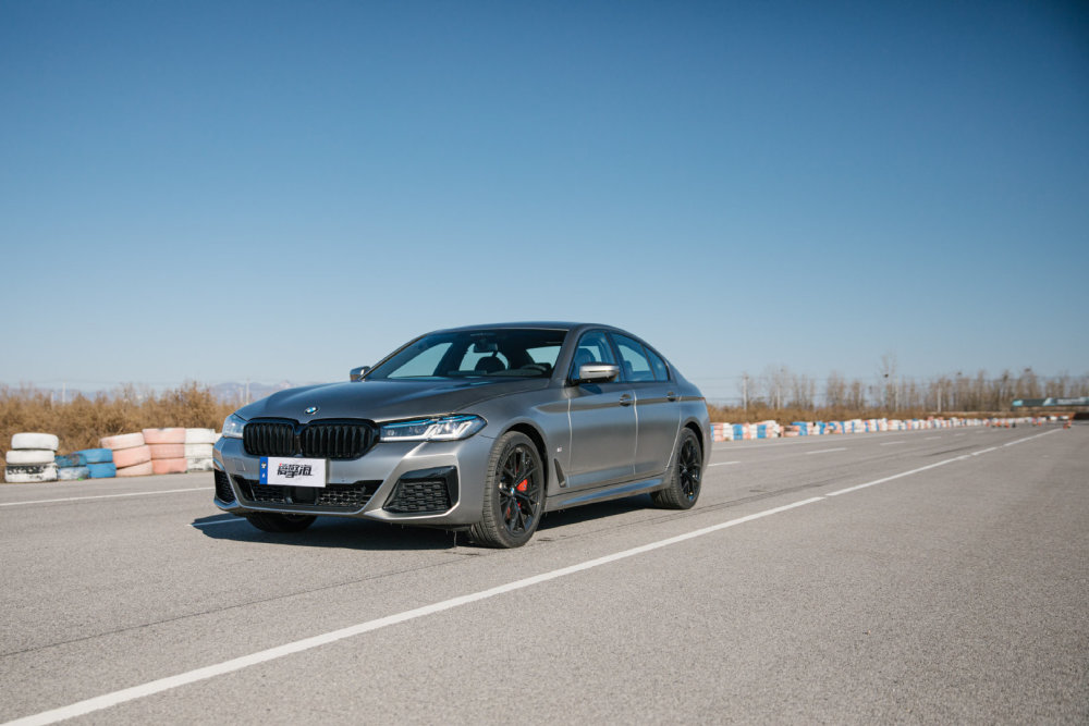 亦可动亦可静 赛道体验2021款bmw540i m