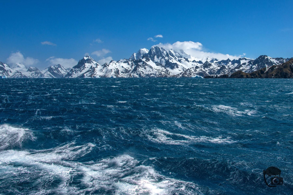 the southern ocean,可以通俗的翻译为:南冰洋)