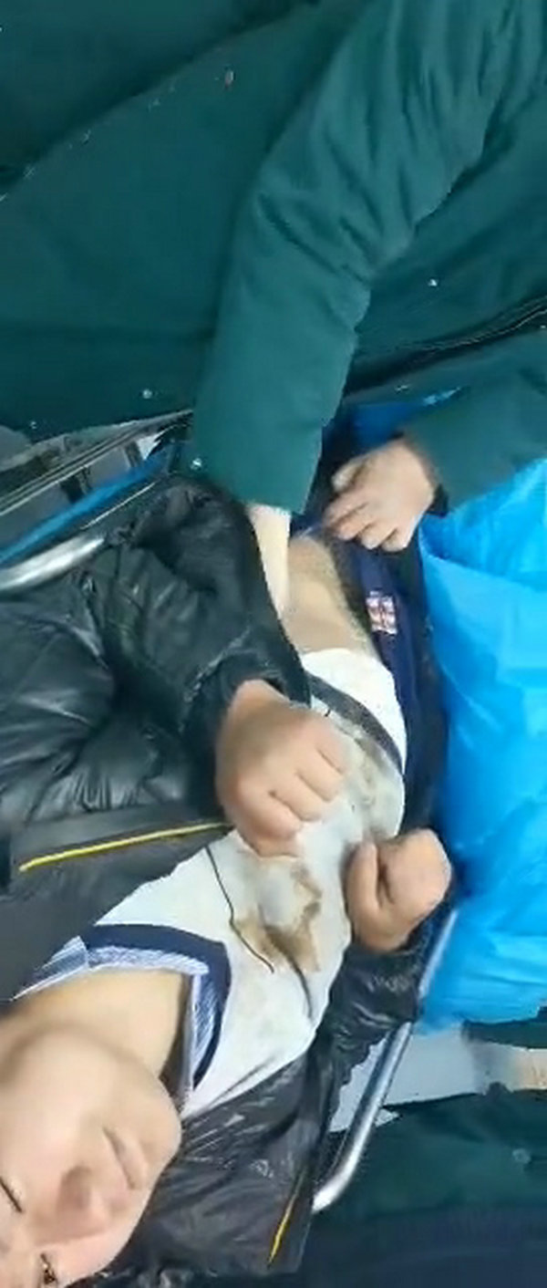 大连男子喝醉后睡在小区被冻僵!医生:脚比冰棍还凉,可能要截肢