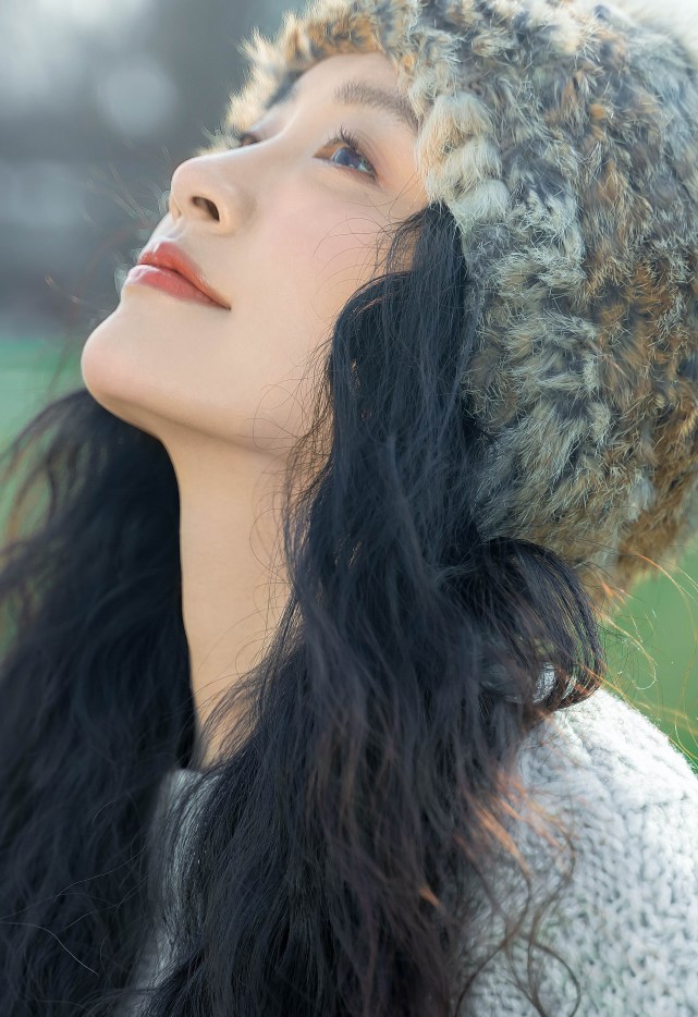 陈芋米冬日唯美大片清新俏皮绽放浪漫风姿