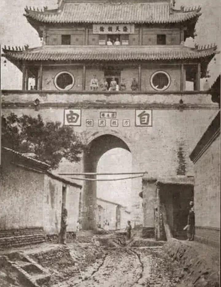 老照片:19张老照片盘点文革前后被拆除的19座中国著名古建筑