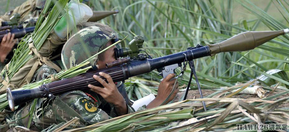 但是,由于还有大量现役的56式火箭筒,两者同时列装了相当长的时间