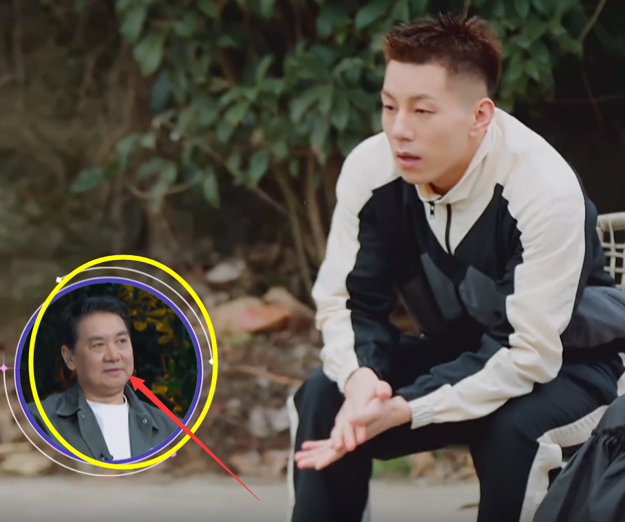 《女儿恋爱》卡斯柏"制造"机会搂金晨,女生装客气避嫌,爸爸欣慰