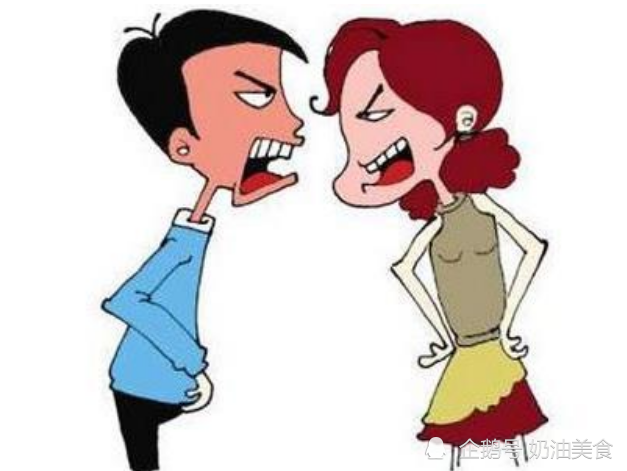 搞笑段子哥们两口子在吵架我赶过去调解谁知道刚进门就被