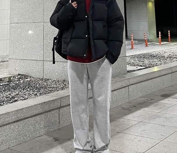 男生冬天"灰色裤子"配什么衣服?试试这5套穿搭,时髦显帅气