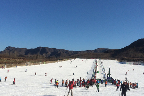 临汾九龙山庄滑雪场图片