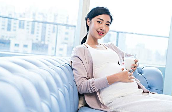 刘璇产后亮相被吐槽肚子里好像还有1个明星产后也难恢复