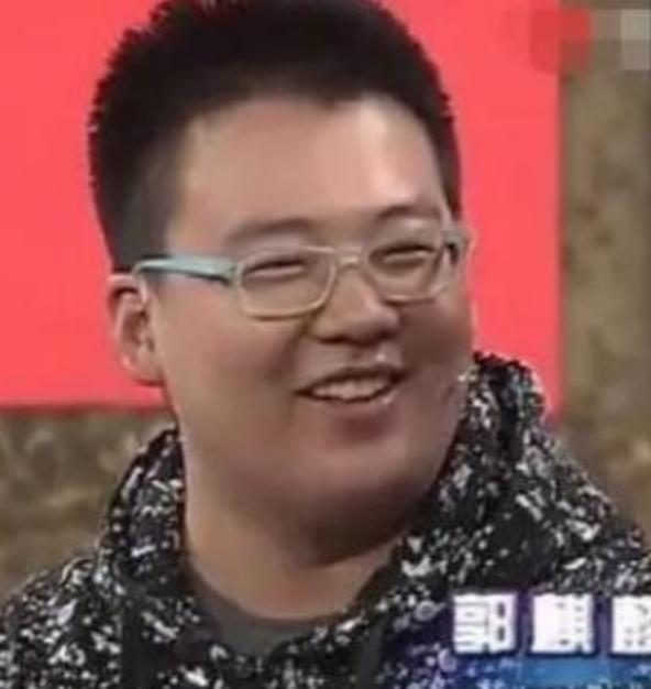 郭麒麟减肥成功之后配上自己越来越好的衣品之后妥妥的就是内娱娱乐圈