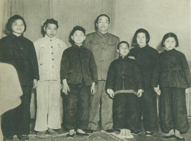 彭德怀逝世多年,侄女彭钢面对记者采访:他