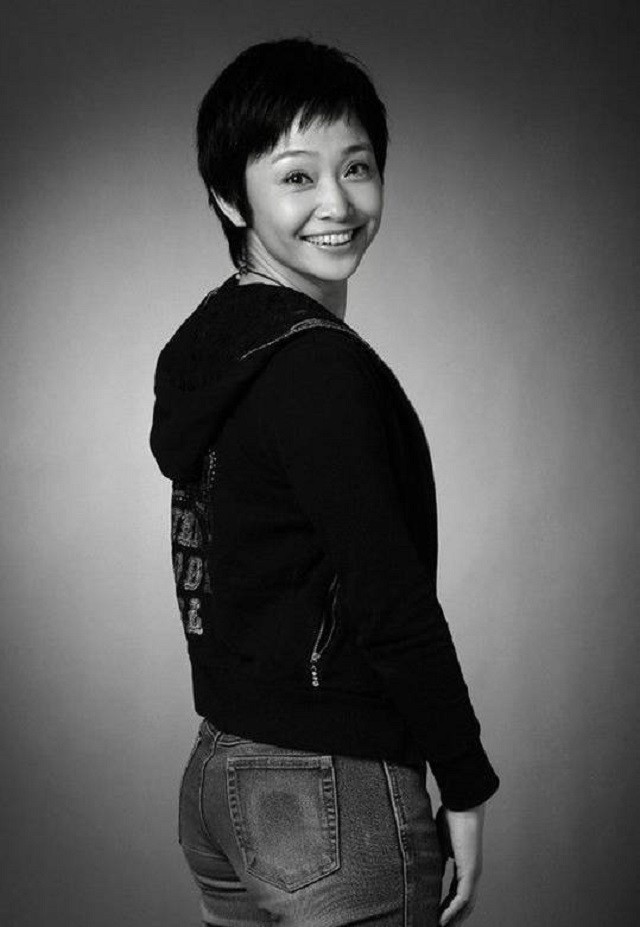 边梅中国美女保镖曾保卫多个国家元首手枪从不离身