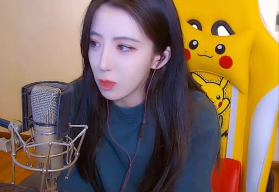 斗鱼绝地求生一姐化身名侦探柯南逐步分析得出智勋已有女朋友