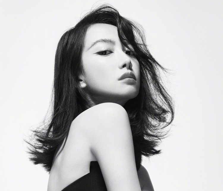 王俊凯宋茜时尚大片各有亮点张艺兴警察造型被赞这真赏心悦目