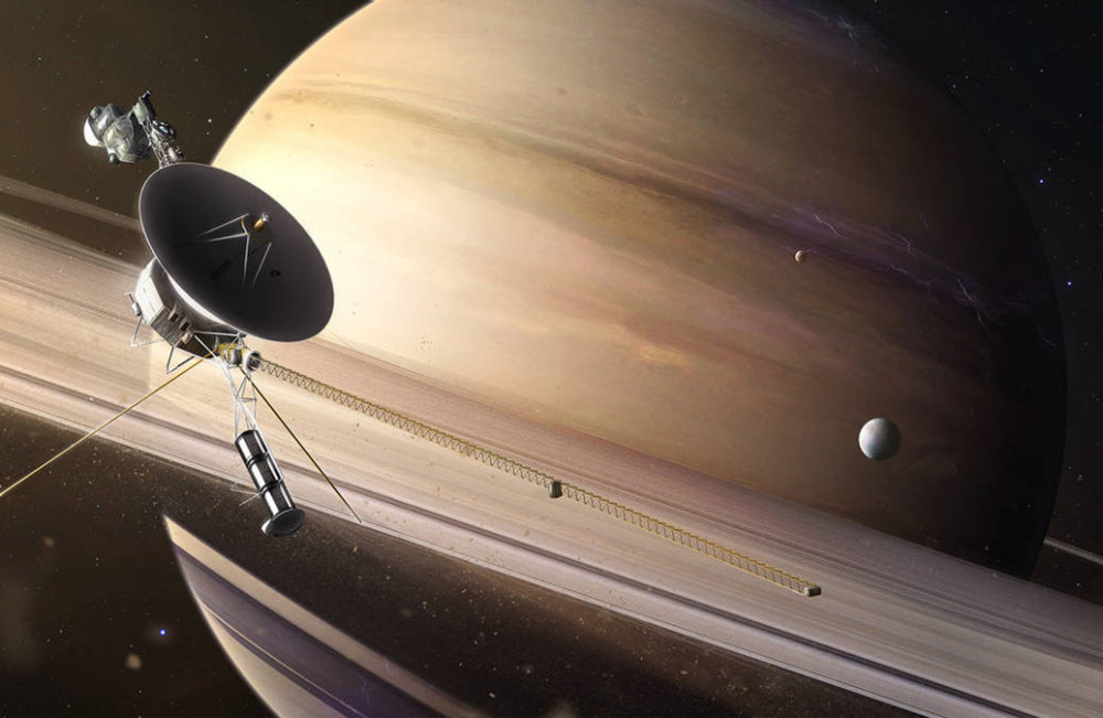 旅行者1号先是近距离飞掠了木星,然后再飞掠土星,传回了大量的一手