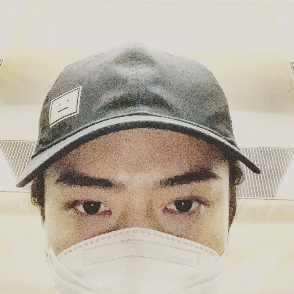 吴世勋进粉丝群被质疑街边自拍证明结果还是被踢好惨一男的
