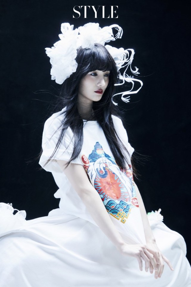 郑爽公益环保时尚大片,创意与美感兼具,仙气灵动,甚是惹眼