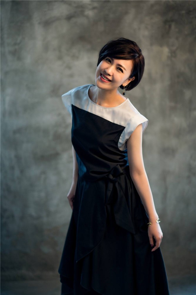 江佳奇方安娜,1988年5月19日出生于江西九江,中国内地女演员,毕业于