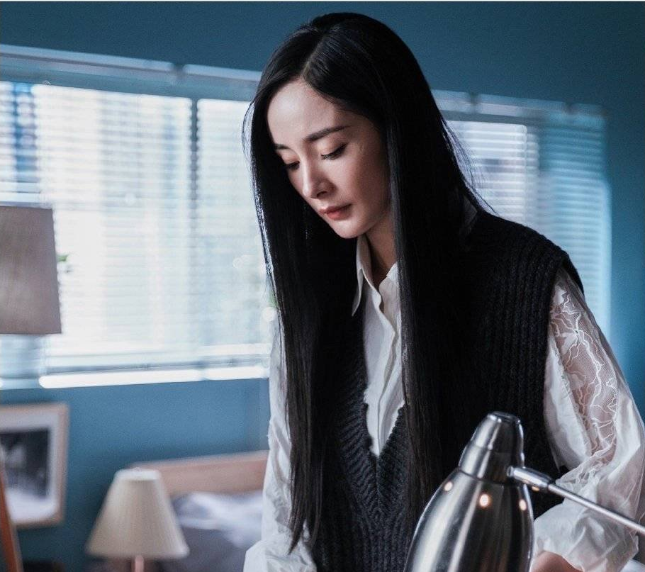 杨幂《听见她说》播出,身材真的绝了,难怪会出演《完美女孩》