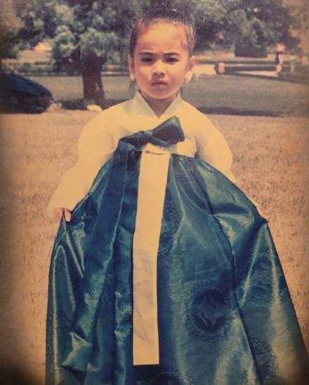 快来看宋慧乔小时候的照片不止萌而且看起来家境真是不错