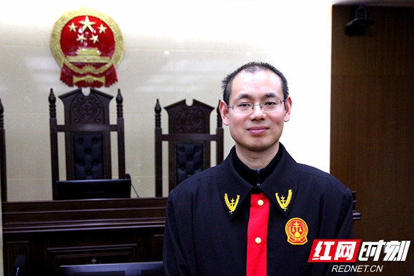 扫黑进行时吕海刚当好裁判员以公正判决回应社会关切