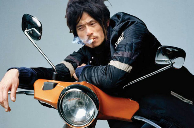 那个走红网络的犀利哥如今已过去10年他的现状如何