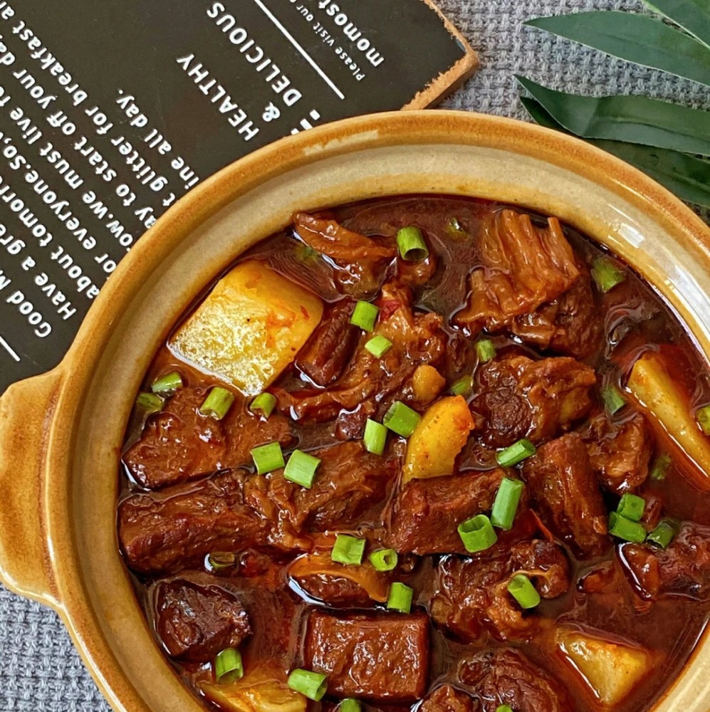 土豆炖牛腩煲
