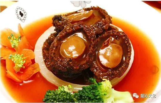 扒原壳鲍鱼——鲜香爽滑,轻脂味美,肉质鲜嫩十分鲜美!