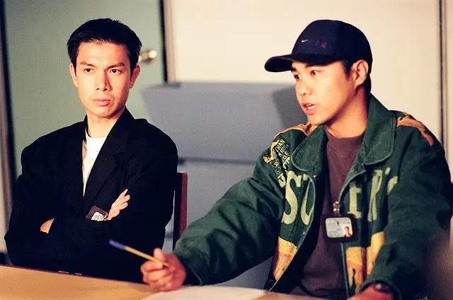 前tvb男星梁荣忠罕见露面,双鬓斑白沧桑不已,宣称仍是单身_腾讯新闻