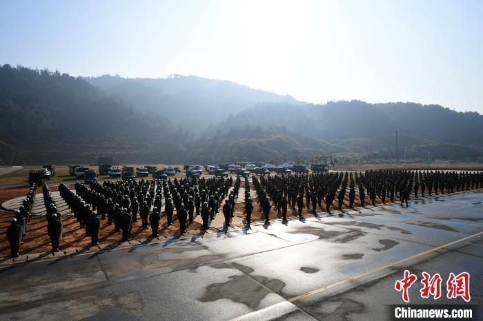 1月4日,武警江西总队新年度开训动员大会在南昌举行. 许书灿 摄