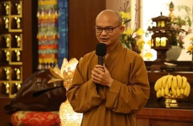 清华博士张明光不顾父母下跪苦苦哀求毕业后削发当和尚