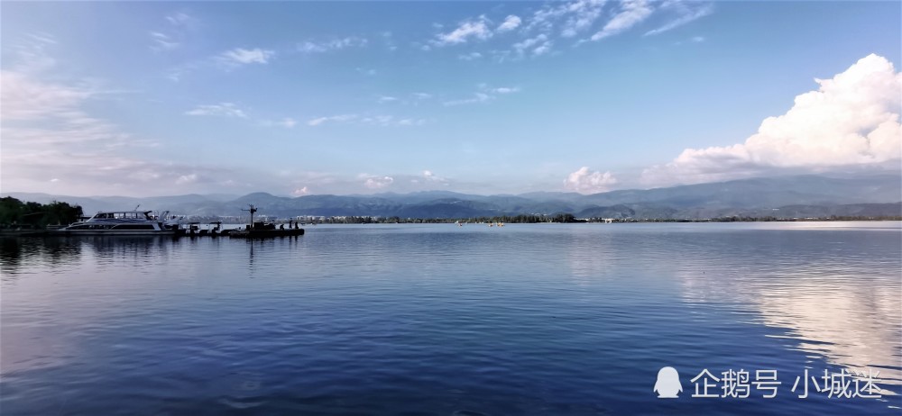 邛海旅遊區,目前是國家級旅遊度假區,仍保留了原有的基建框架,但更