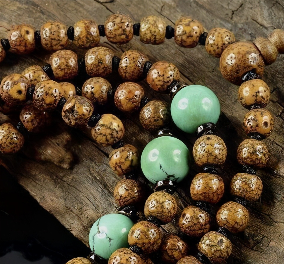 星月菩提和绿松石搭配这样盘玩可以一起包浆变色