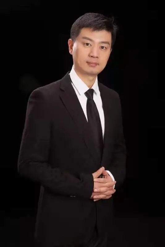 青联榜样说李海俊一个执著于手术切口越做越小的医生