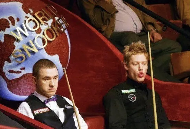 截止目前,尼尔罗伯逊在三大赛成绩,1次世锦赛冠军,1次大师赛冠军,3次