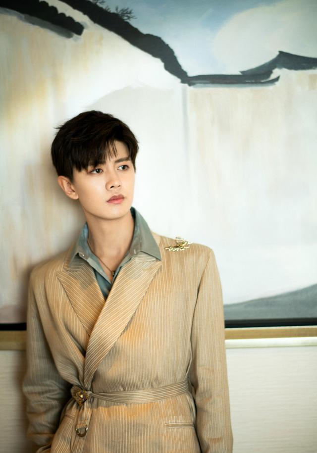 任嘉伦好有少年感,搭档李菲儿撩到爆,他是怎么做到又撩又不油腻