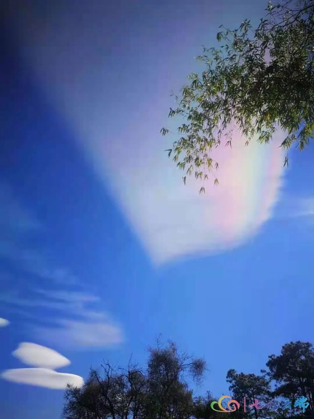 美翻了真的是七彩祥云