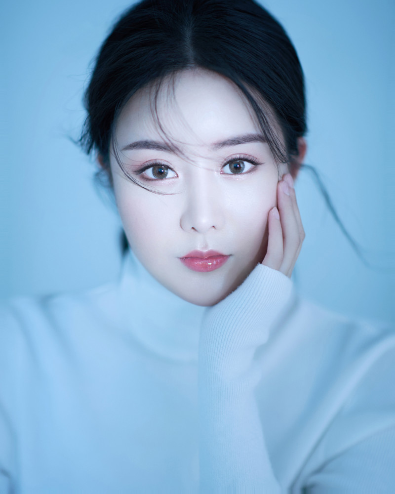 电影《暗道》热播,95年女演员龚品菀受热捧