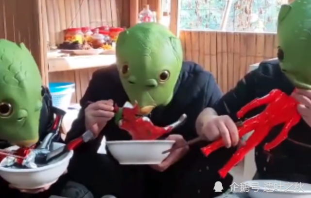 奥特曼鱼头人恶搞迪迦全网都黑奥特曼网友很好玩