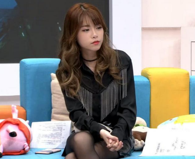 这样的成绩远比自己在女团中要高,所以这一步周淑怡算是走对了,只是她