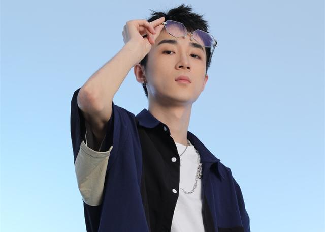 王小歪威武,终于成了光子官方认证主播!粉丝:他的实力全服前三