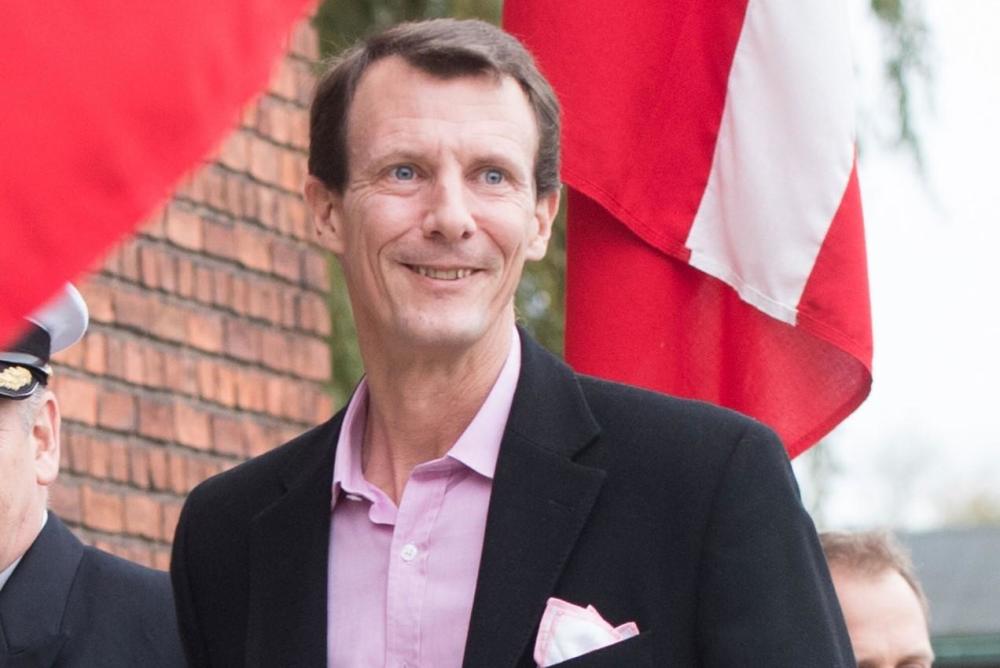 80岁丹麦女王,第一位接种新冠疫苗的欧洲王室成员,宣布已在新年接种