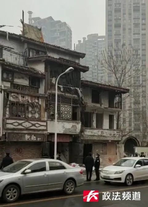 长沙湘春路"最牛钉子户"开拆!