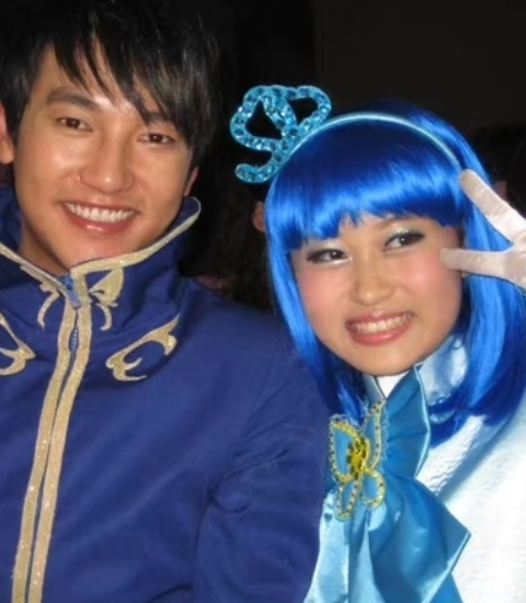 美琪遗照公开好友换全黑头像游乐王子悼念却晒自己跟女生合影